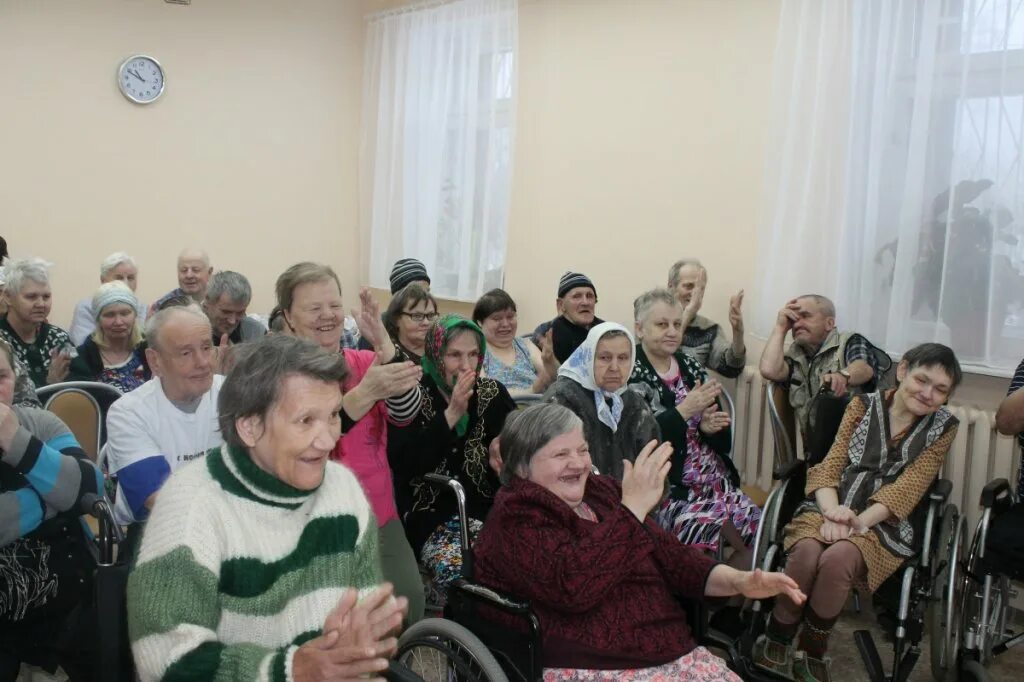 Череповец дом интернат для престарелых и инвалидов белинского 17б. Октябрьский дом интернат для престарелых и инвалидов. Череповецкий дом-интернат. Череповецкий дом интернат для престарелых. Коротово череповецкий дом престарелых.