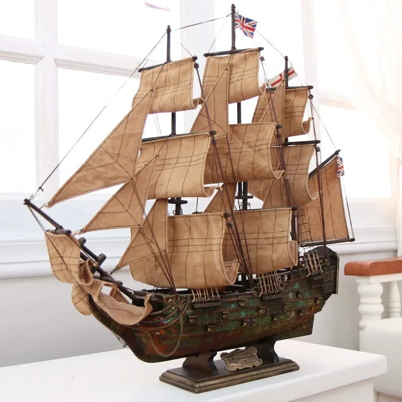 Деревянный корабль купить. Модель корабля HMS Victory. Деревянный корабль. Деревянная модель парусника. Деревянные парусные корабли.