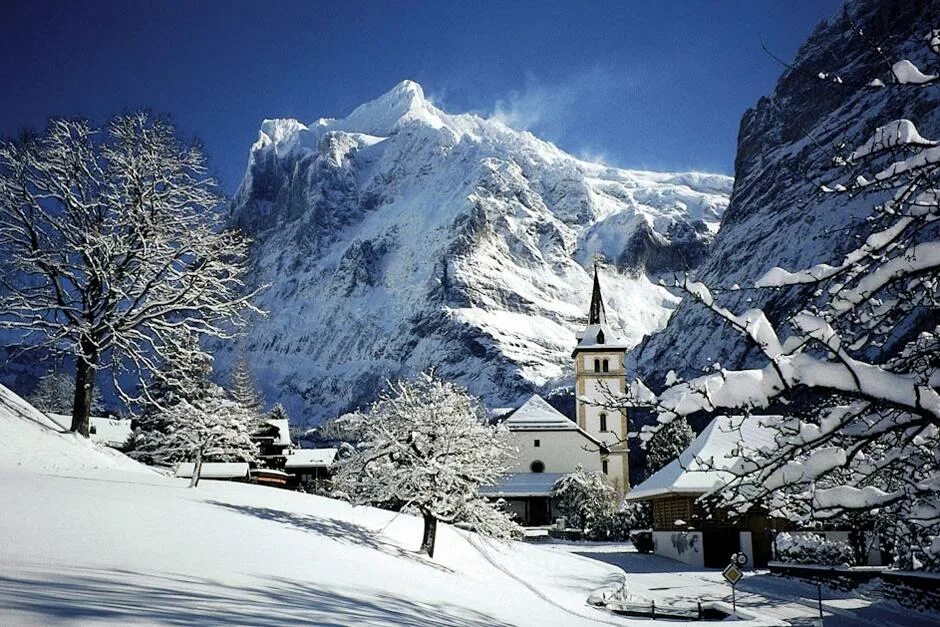 Курорт в альпах 6 букв сканворд. Гриндельвальд Швейцария. Швейцарская деревушка Гриндельвальд. Швейцария Гриндельвальд зима. Гриндевальд курорт в Швейцарии.