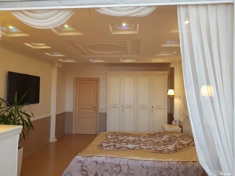 Гостиница амур циолковский. Гостиница восток циолковский амурская область. Гостиницы циолковский амурская область. Гостиница амур циолковский номера. Гостиница космос циолковский амурская область.