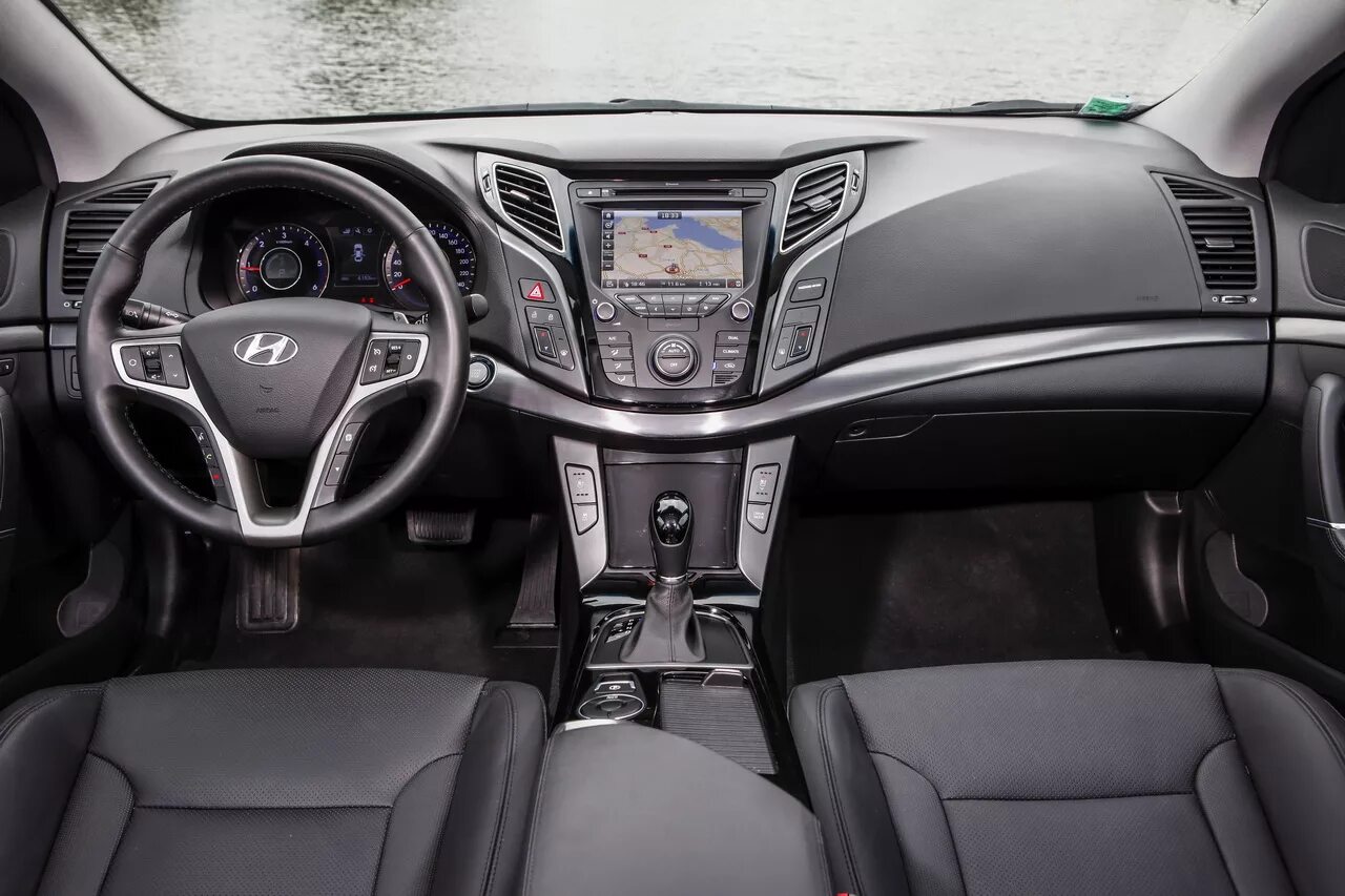 Хендай ай 40 салон. Ай 40 салон. Хендай i40 2015 седан. Хендай ай 40 универсал салон. Hyundai i40 седан салон.