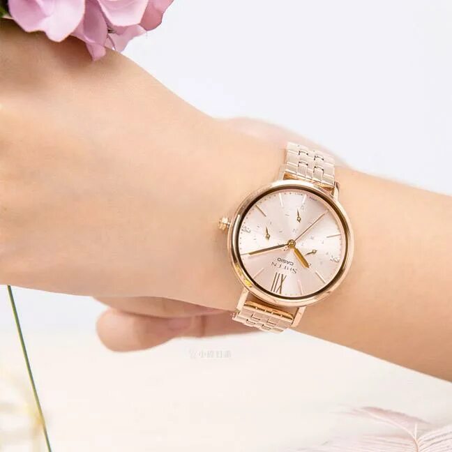 Золотые часы geneve 750. Стильные женские часы наручные. Про женские часы. Наручные часы на руке. Про женские часы.