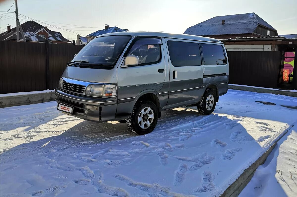 Купить хайса в россии с пробегом. Toyota Hiace 1990 h100. Toyota Hiace 1990. Toyota микроавтобус Hiace 1990. Тойота Хайс 91г.