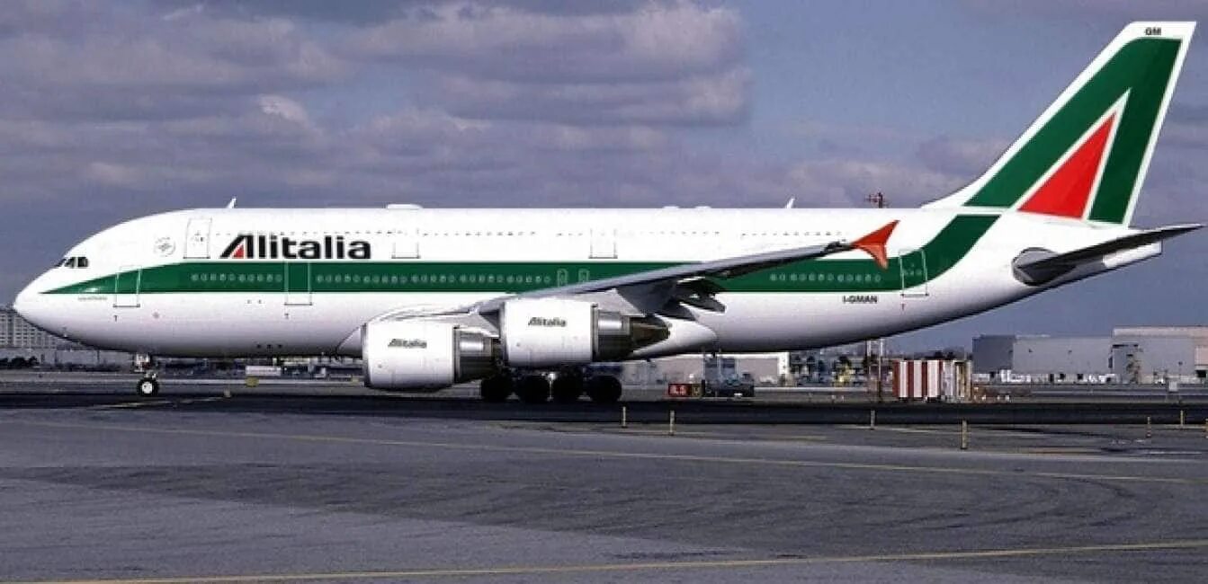 Alitalia. 727 alitalia. Alitalia модель. Италия самолет. Alitalia.