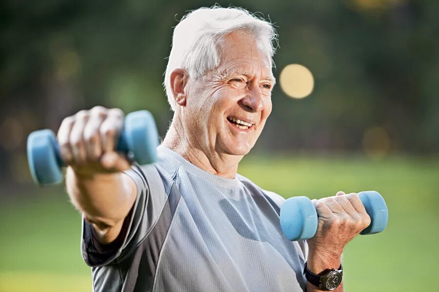 Долголетие мужчины. Спортивные люди. Спортивные люди в возрасте. Старики активный образ жизни. Здоровый образ жизни старики.