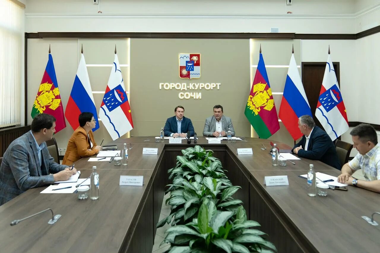 Форумы сочи 2025. Вся россия 2025 сочи. копайгородский сочи. правительство за круглым столом. форум журналистов в сочи 2025.