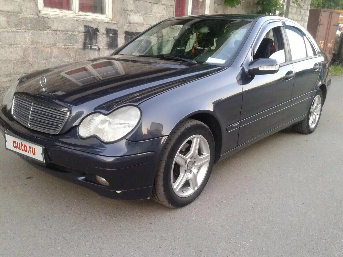 Купить б/у Mercedes-Benz C-Класс I (W202) Рестайлинг 200 2.2d AT (102 л.с.) дизе