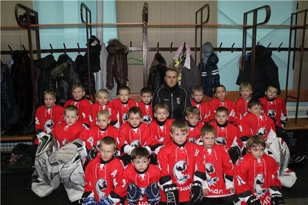 Сигнал 2011. Метеор сигнал челябинск. хк сигнал челябинск. хоккейная школа метеор сигнал. метеор сигнал челябинск 2008.