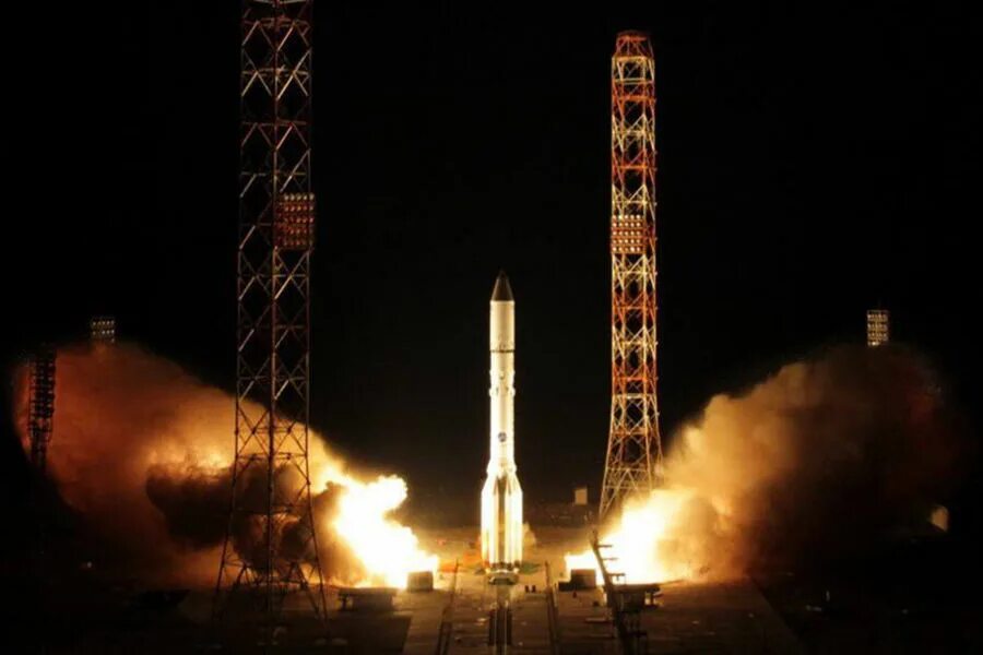 Космодром восточный союз 2. Старт ракеты космодром восточный. Запуск ракеты в космос. Союз ракета-носитель. Ракета с запуском.