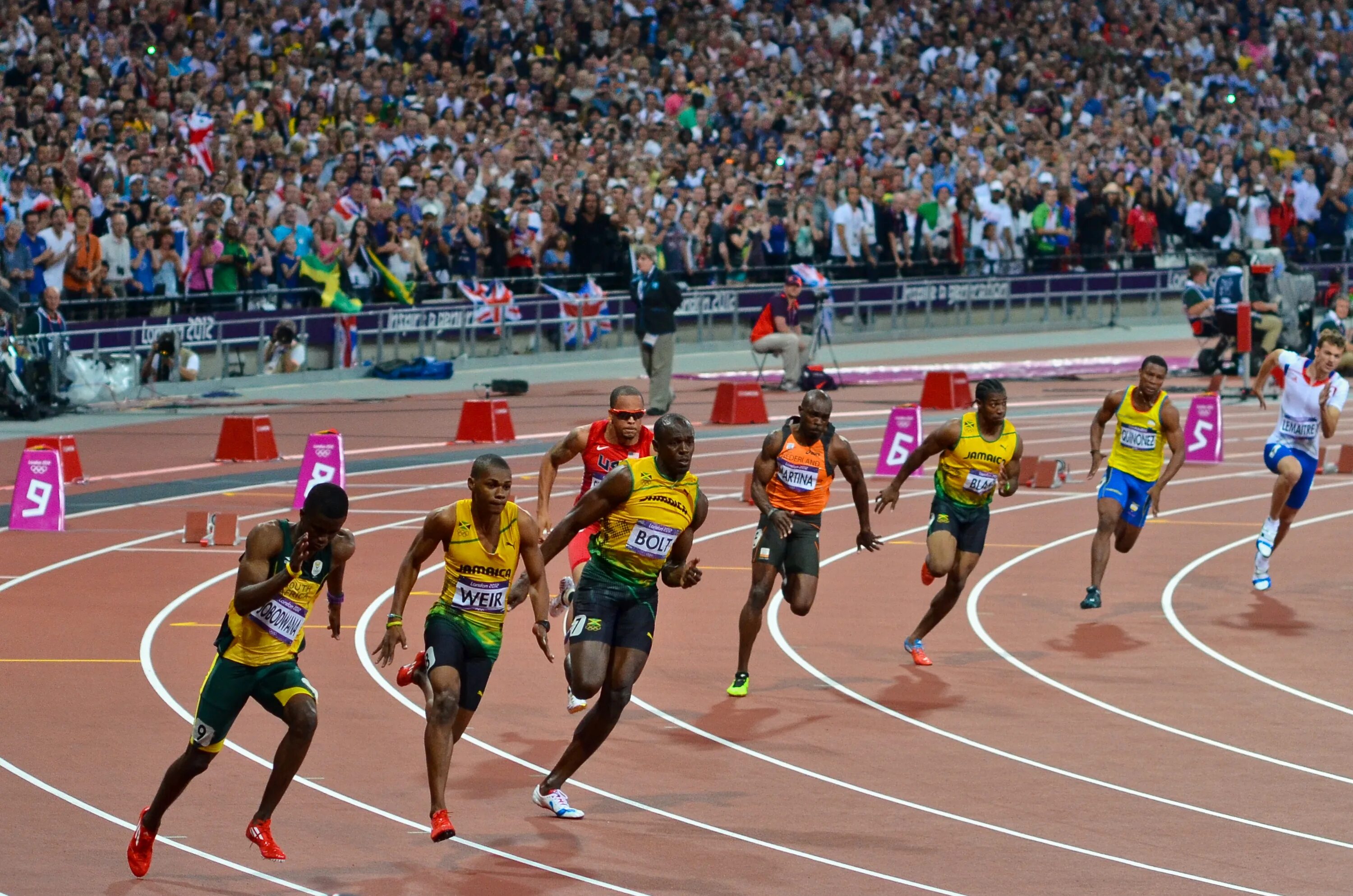 бег на короткие дистанции дистанции. спринт время. бег на короткие дистанции старт. спринтерский бег дистанция 60 метров. легкая атлетика 400 метров.