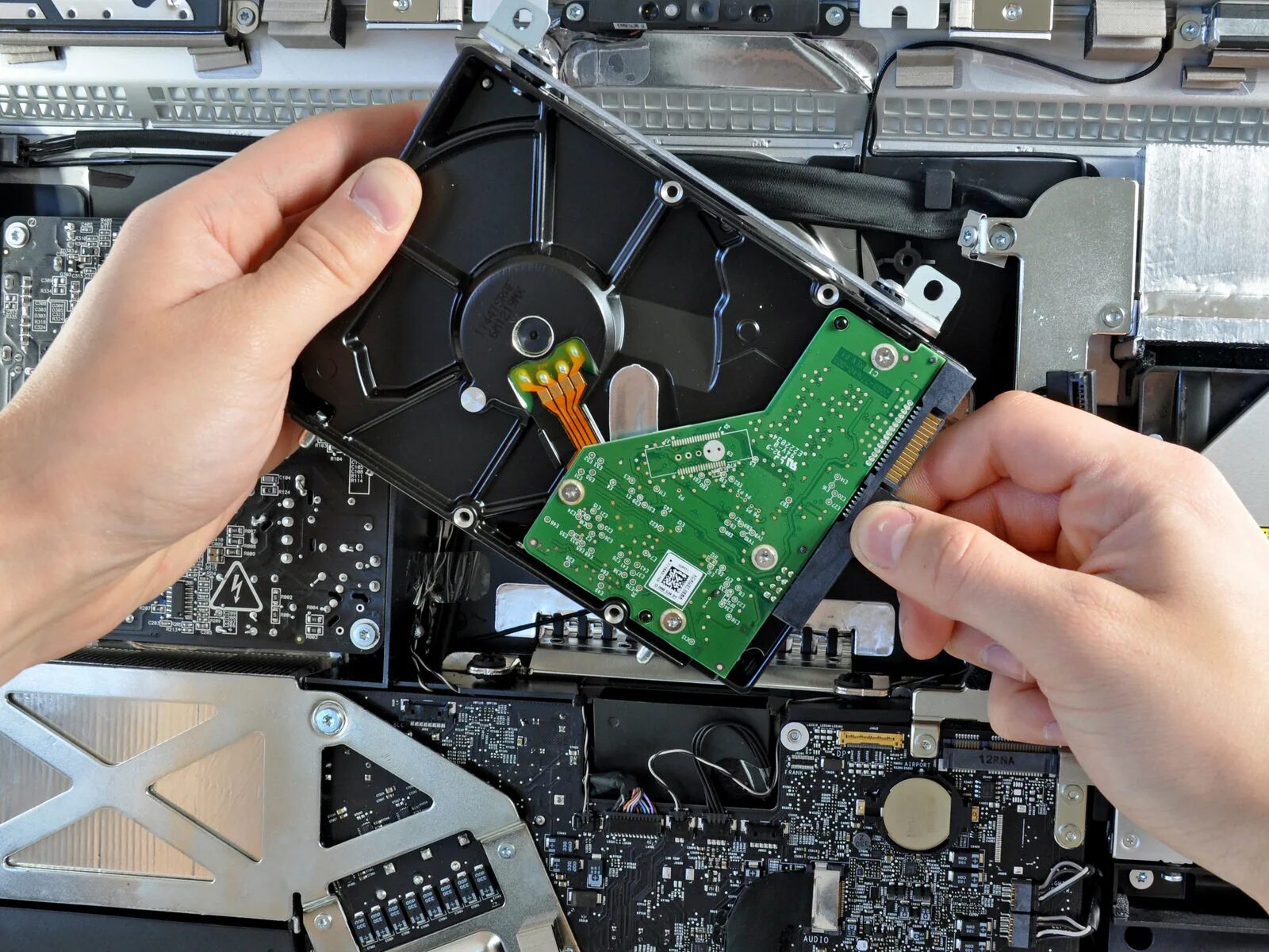 Ссд плохо работает. Диск, ссд, жесткий диск. жёсткий диск ссд для пк. hdd для ноутбука. неисправный жесткий диск.