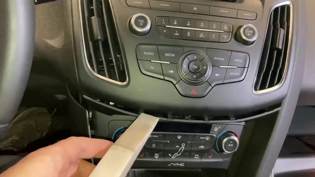 Подключение сабвуфера и усилителя к штатной магнитоле Sony 6000 CD - Ford Focus 