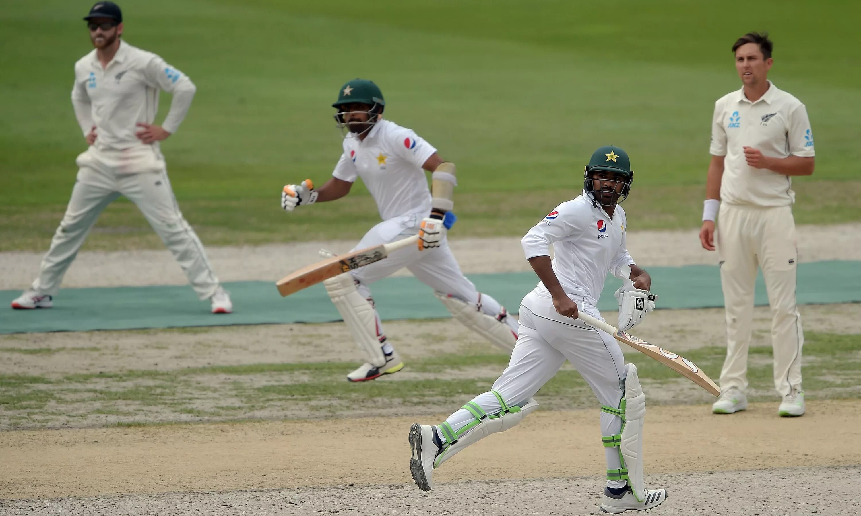 Cricket Bowler Pakistan. Cricket Running.