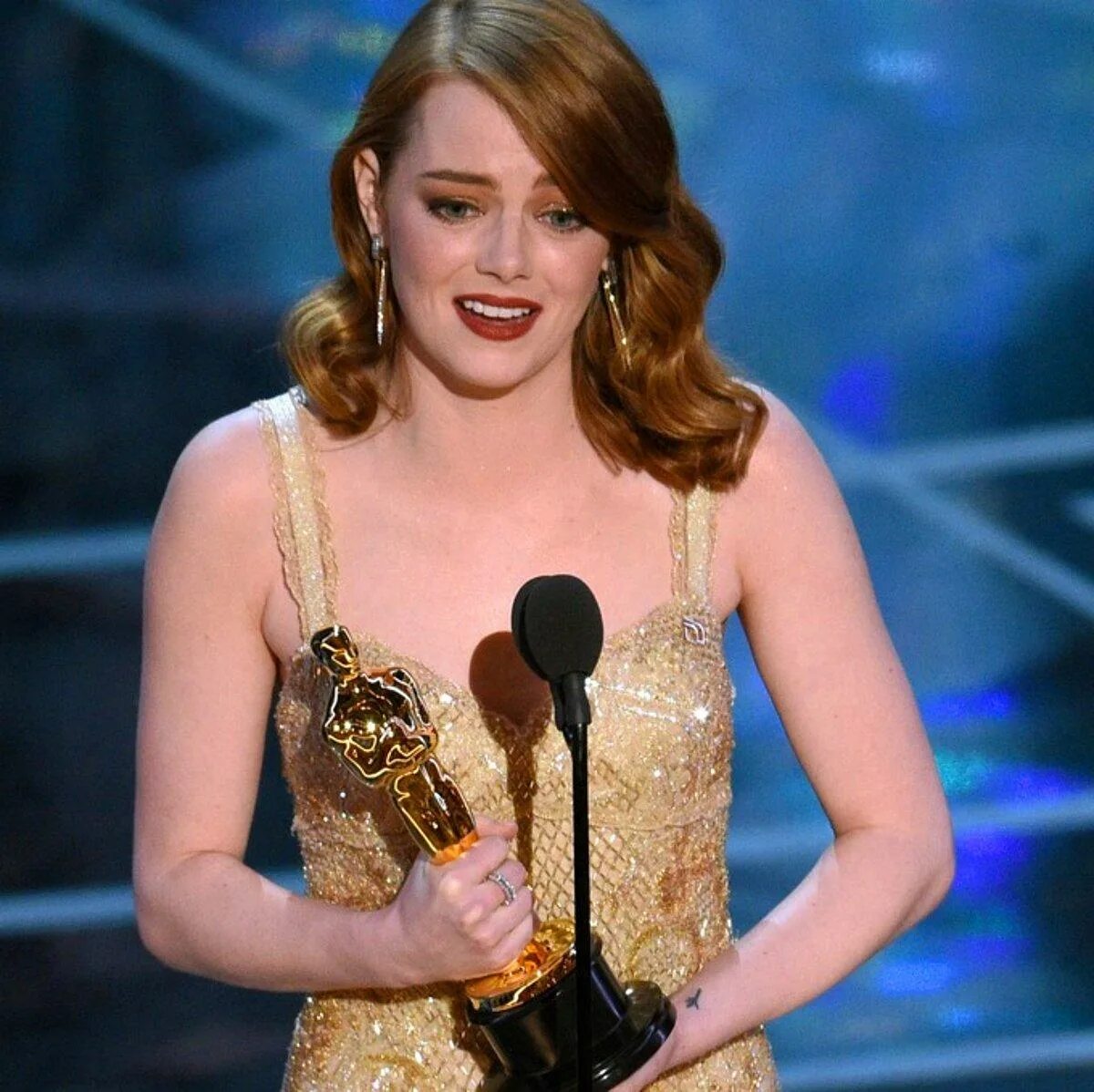 Emma stone oscar. Emma Stone Oscar 2017. 2012 Oscars Emma Stone.