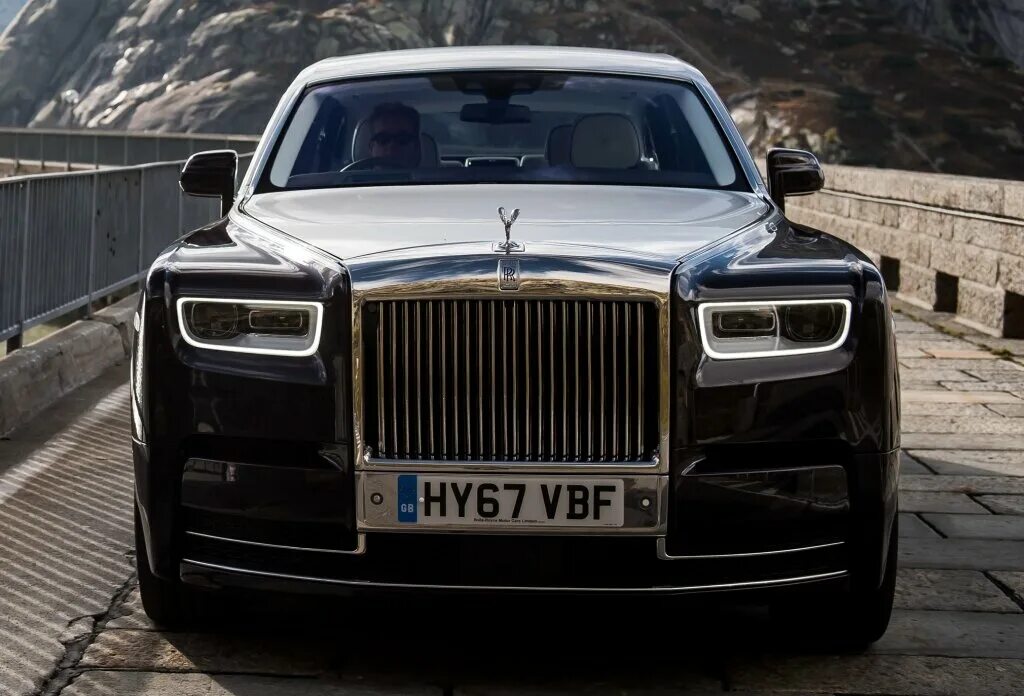 Новый rolls royce. Роллс Ройс 2022. Роллс Ройс Фантом 2022. Новый Роллс Ройс Фантом 2022. Rolls Royce Phantom 2021.