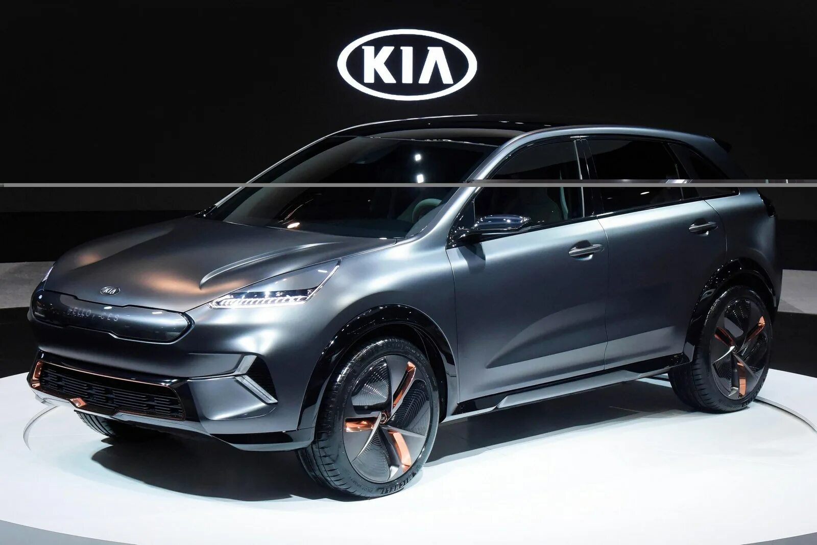 Kia Niro 2018. Kia Niro ev. Kia электромобиль Ниро. Электрокар Kia Niro ev.