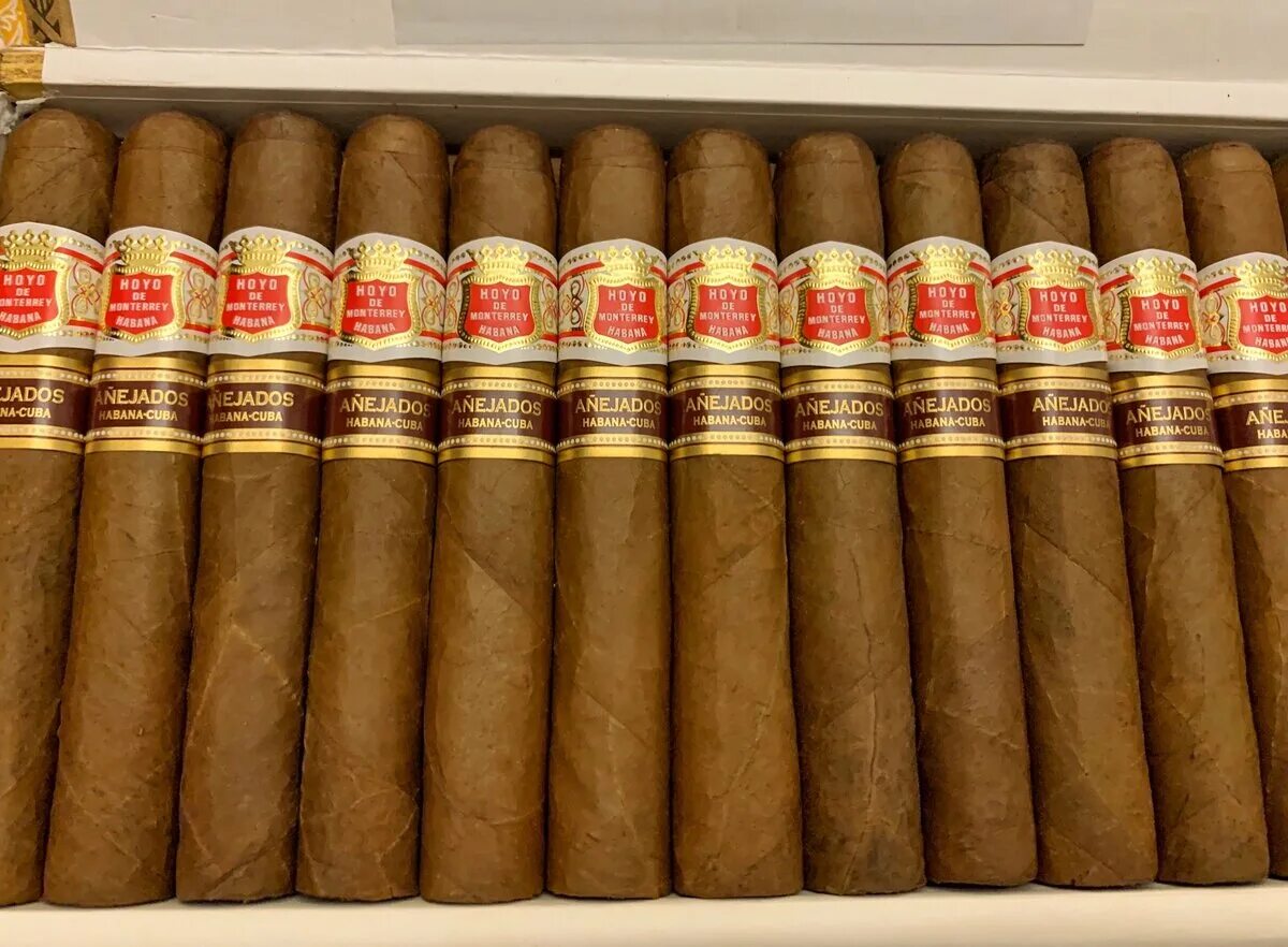 Cigar shop ru. Сигары кубинские r 1845. Сигары Куба Cohiba. Сигары кубинские Monterrey. Сигары Montecristo n2.