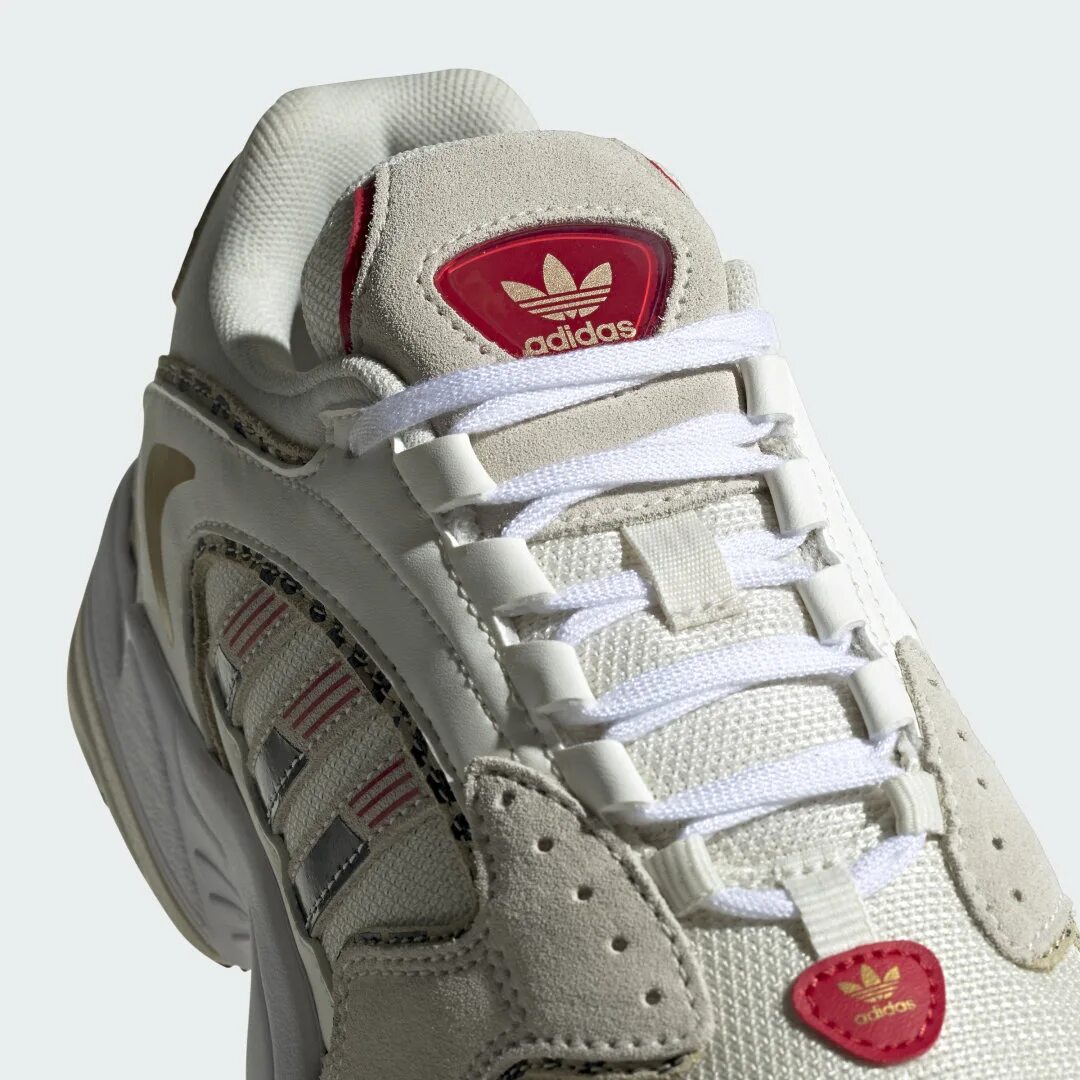 Кроссовки adi 2000. Adidas adi 2000. Adidas Falcon 2000 w. Adidas Originals 2000. Adidas 2000 Deluxe.