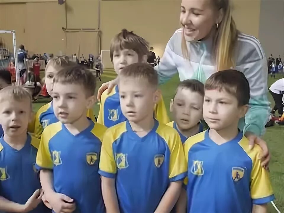 Футбол в школе. Футбол в школе видео. Футбольные школы москвы. Детские футбольные школы. Футбольная школа для детей.