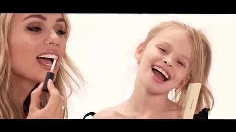 Включи все песни которые пела