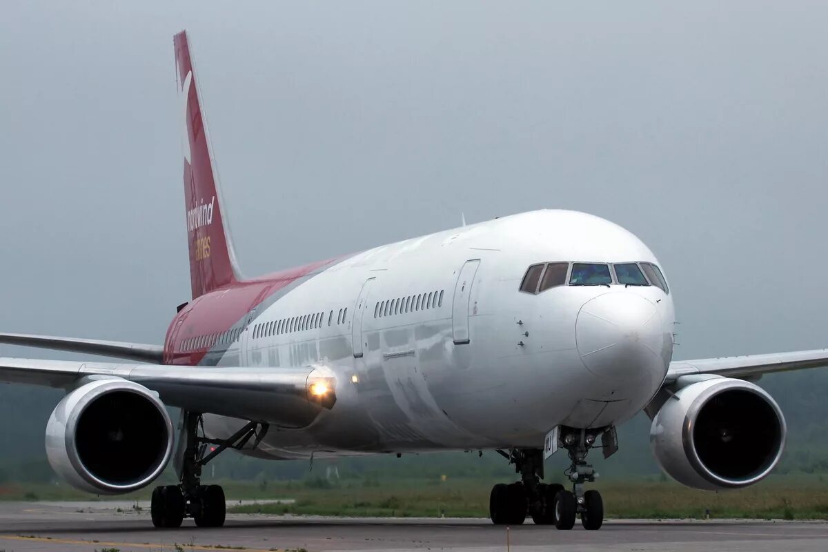 Самолет новокузнецк. Boeing 767. Boeing 767 Аэрофлот 1994. Самолет Новокузнецк Москва. Боинг-767-200 фото в аэропортах.