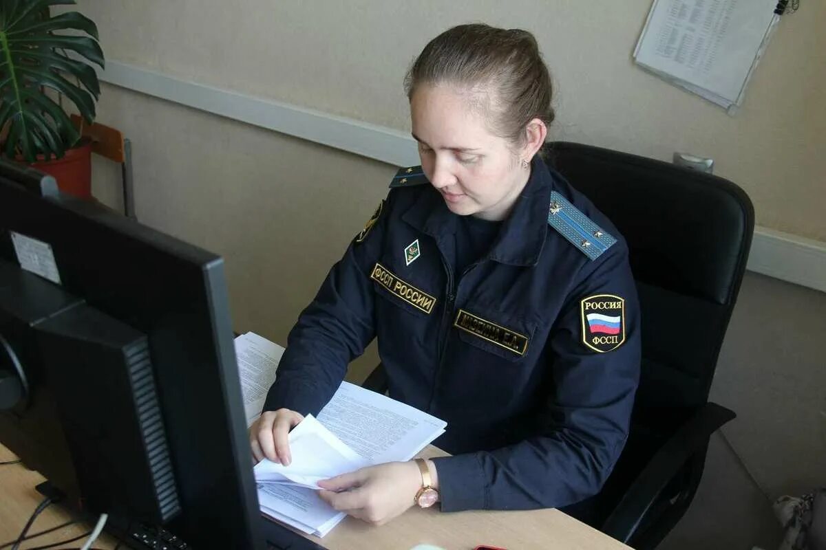 Судебные приставы кизел. Приставы орел. Судебные приставы кизел телефон. Сайт полиции кизела. Девушка судебный пристав.