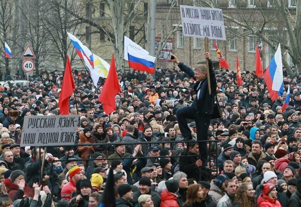 Днр и лнр последние новости антимайдана. Референдум в луганске 2014. Пророссийские протесты в донецке 2014. Днр и лнр последние новости антимайдана. Днр и лнр последние новости антимайдана.