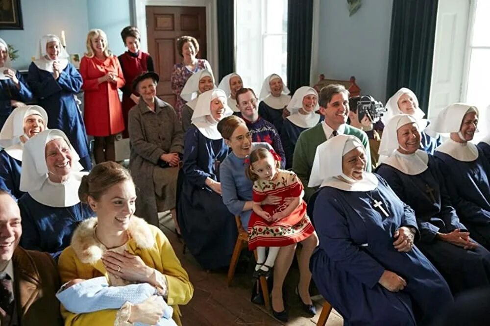 Вызовите акушерку 1. Вызовите акушерку call the midwife.