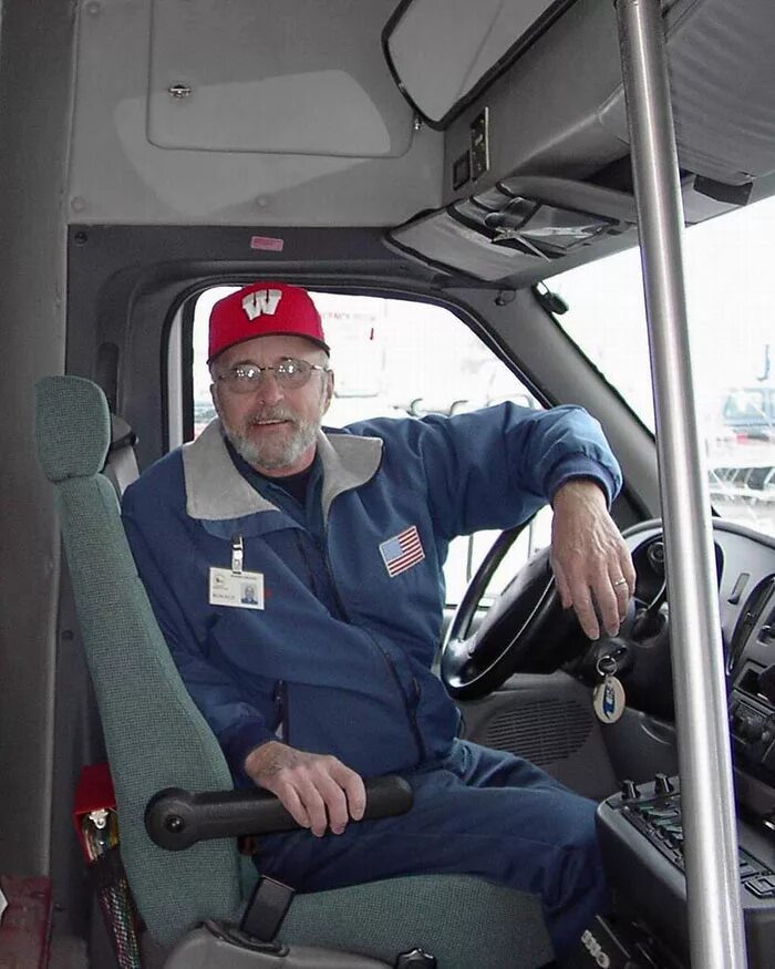 мужские профессии. профессия водитель. мужские и женские профессии. профессия летчик. мужские профессии.