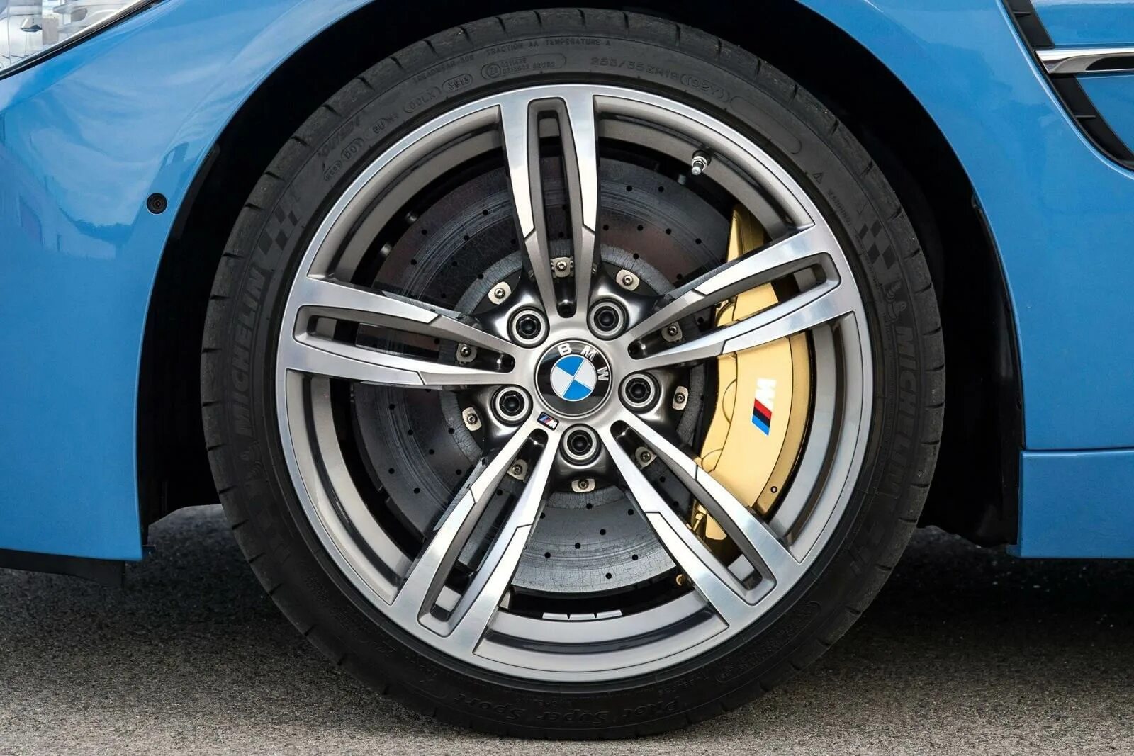 Колеса BMW m3. Диски BMW m3 g80 z Perfomance. Диски БМВ м4. Диски BMW m3 m4.