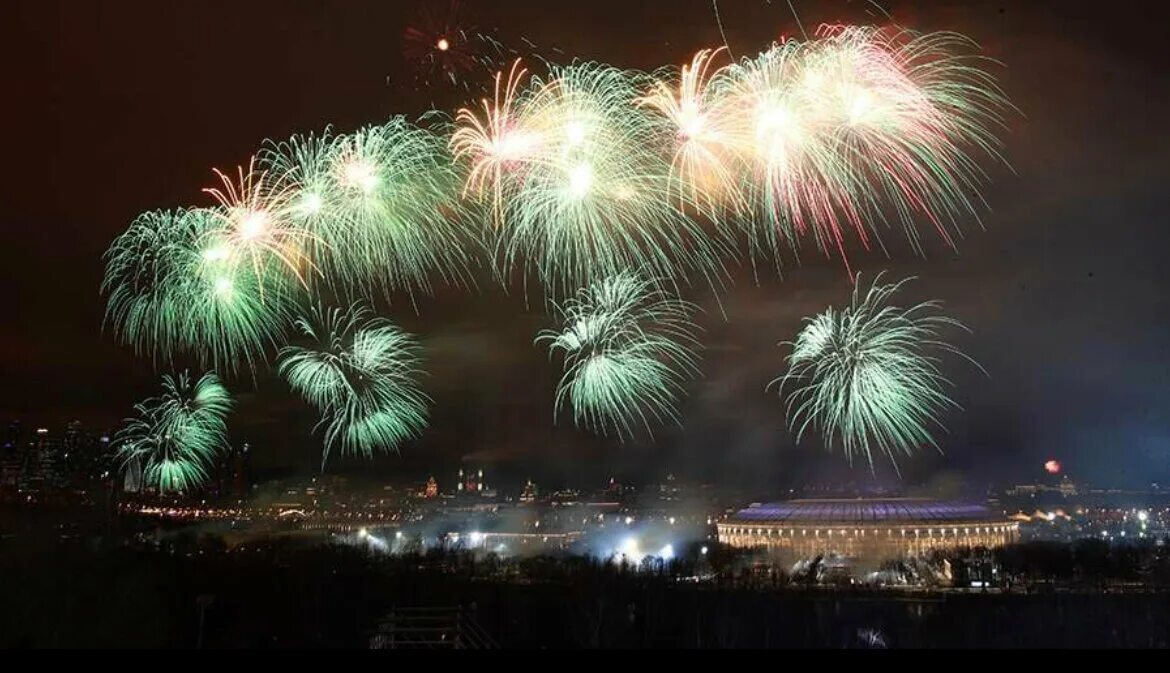 день города москва 2022. муниципальные выборы 2022. день города москва 2022. москва 10 сентября 2022. салют в москве 2022.