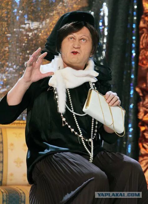 Уральские пельмени рожков хороняка. Уральские пельмени хороняка. Уральские пельмени похоронное бюро рожков. Андрей рожков уральские пельмени. Уральские пельмени рожков бабушка в похоронном бюро.