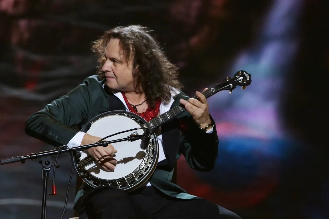 виктор зенчук в молодости. зинчук классика в современной обработке слушать. виктор зинчук гитара. российский гитарист виртуоз зинчук. виктор иванович зинчук.