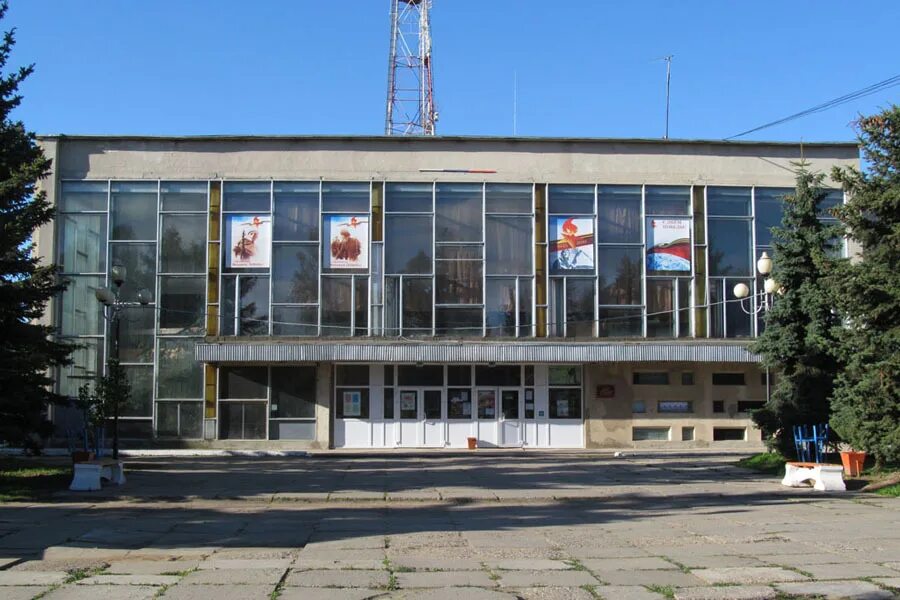 Бережковский дом культуры в контакте. ДК города Лихославль. Площадь перед ДК Лихославль. Центр культуры и досуга Калашниково Тверская обл. Центр культуры и досуга им. 40-летия Победы, Лихославль.