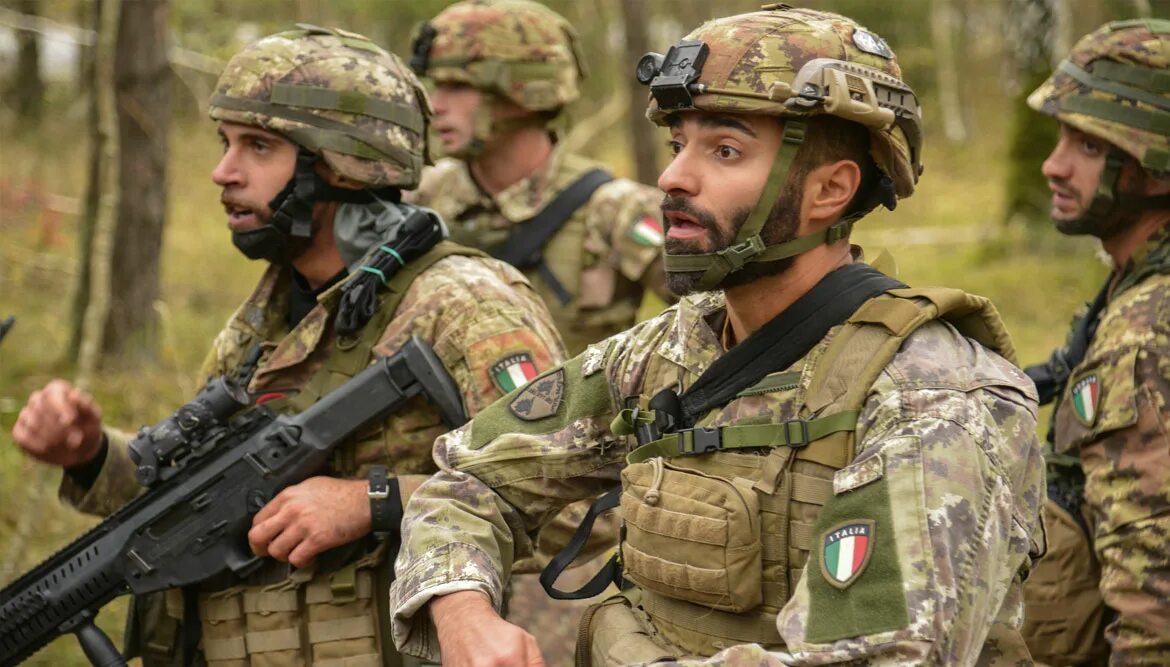 Военные Италии. Солдаты Италии. Итальянские военные. Вооруженные силы Италии. Военные россии италия