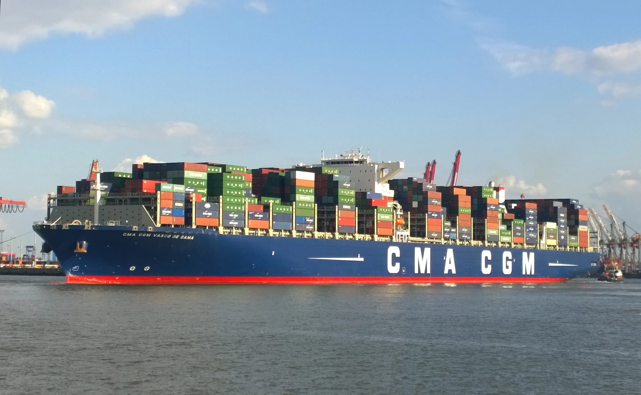 Cma tracking. Контейнеровоз cma cgm. gama cgm. мега контейнеровоз. cma ships rus.