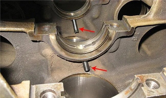 Ваз масляные форсунки 2112 масляные. 8 ваз. Форсунки охлаждения поршней ваз 2112. 5 16 клапанов на ваз 2110 масляные форсунки. Блок ваз 2111 масляные форсунки.