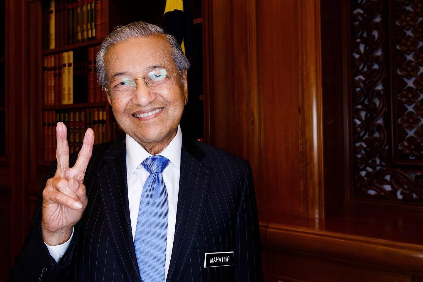 Министр малайзии. Махатхир Мохамад. Премьер Малайзии Махатхир Мохамад. Махатхир Мохамад премьер-министр Малайзии (1981-2004; 2018-2020 г.). Мохамад Махатхир 2018 году.