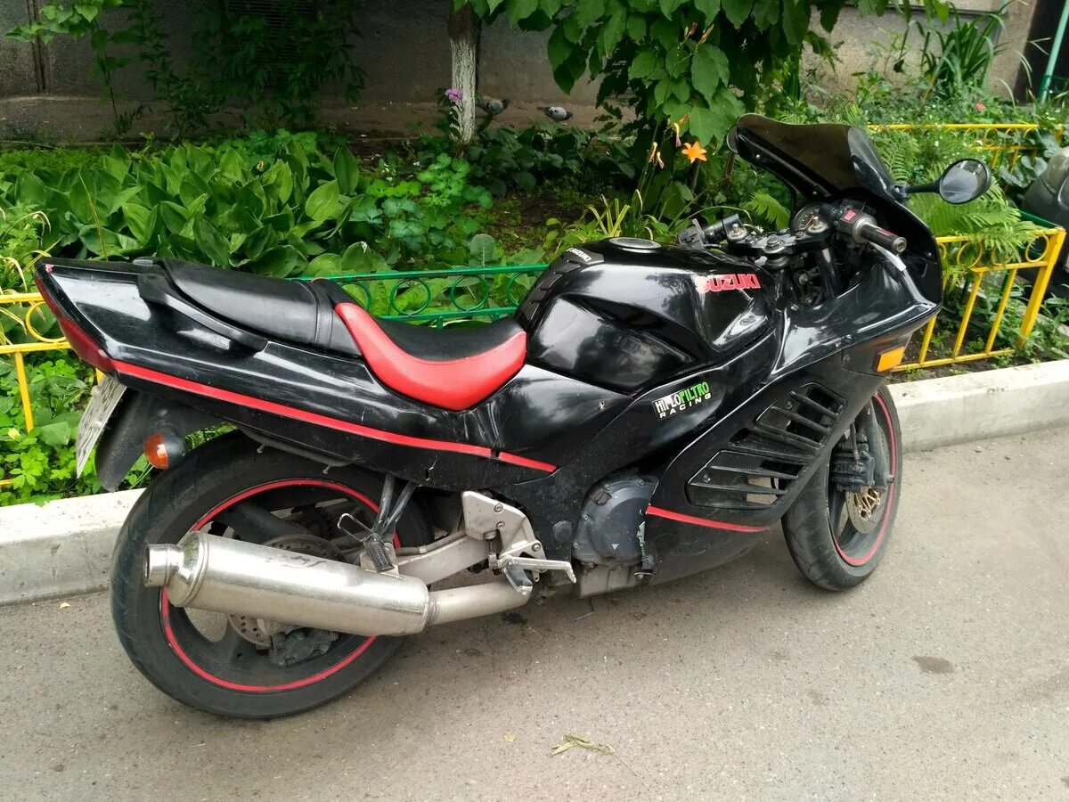 Honda vfr 750 1995. Slam мотоцикл. Suzuki rf черный. подержанные мототехника. хонда сбр 125 2003 год.