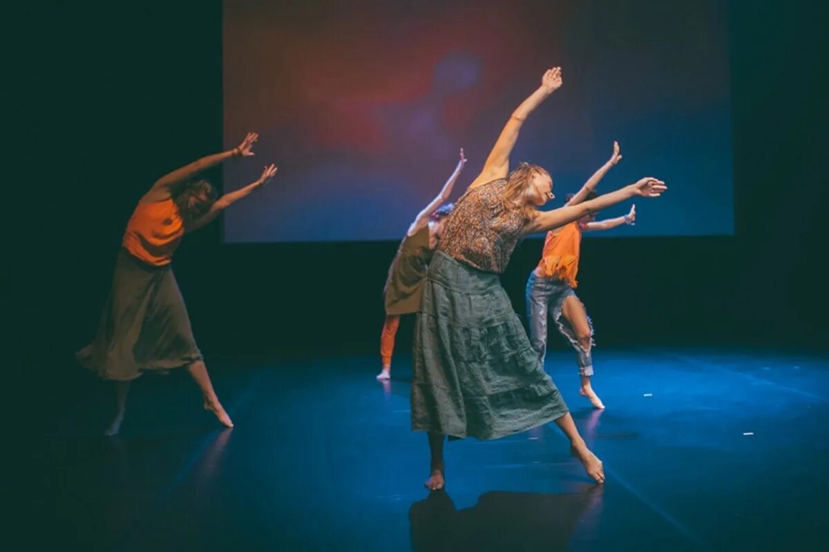 Вог танцы саша киселева. Саша киселева танцы. Саша киселева танцы. Александра киселева танцы на тнт. Станислав пономарев танцы.