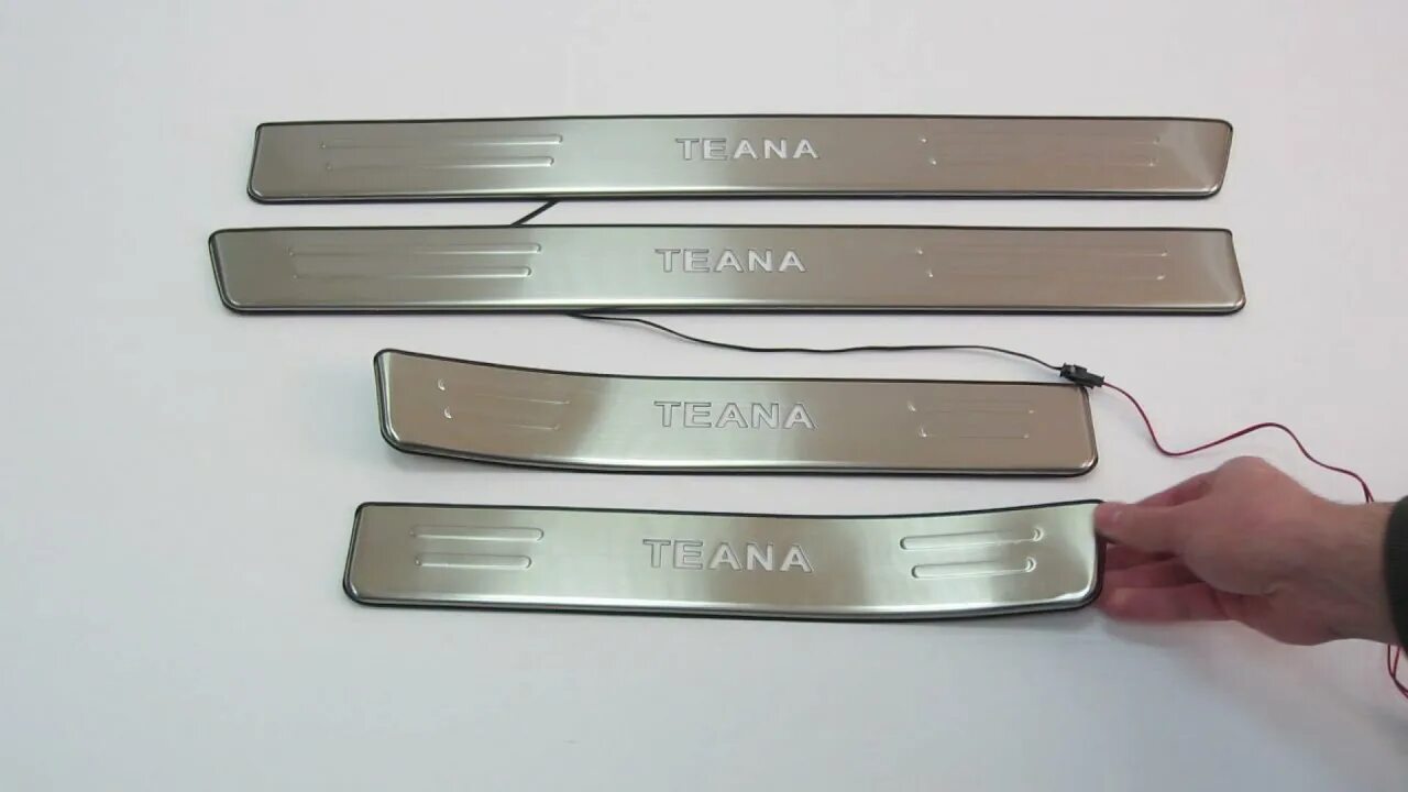Накладки на пороги с подсветкой Teana J32 - Nissan Teana (J32), 3,5 л, 2010 года