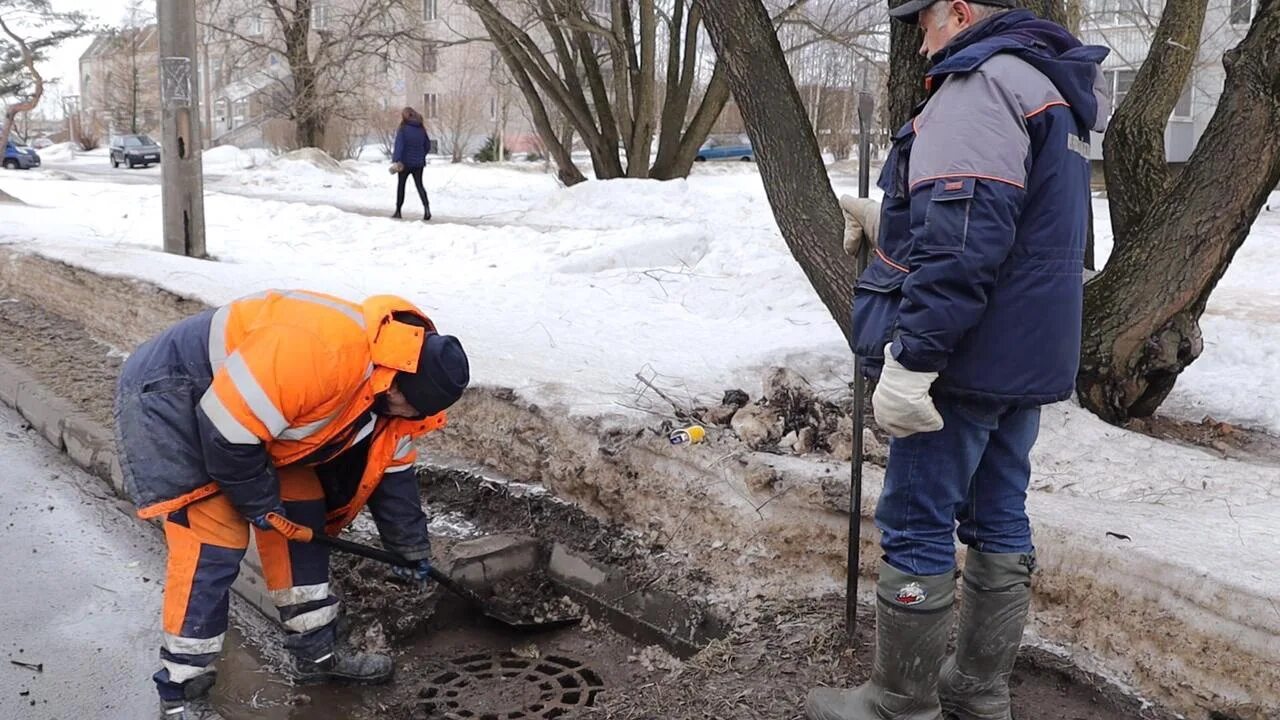 Паводок 2024 рязань на сегодня. Городские службы готовятся к весеннему паводку. Готовимся к паводку. Уборка ливневки и снега. Борьба с весенними подтоплениями.