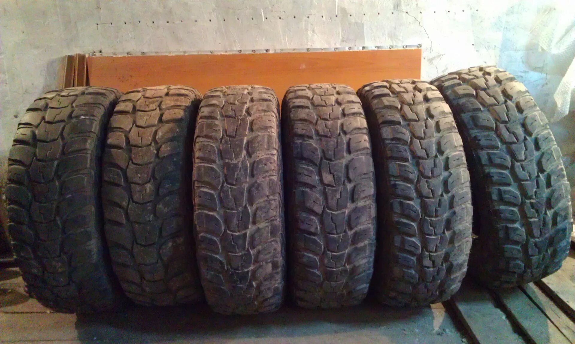 Kumho road venture mt kl71. 245 75 16 б у. 245/75 r16. 245/75r16 evergreen. Резина 135 70 р 16 внедорожная б у н новгород.