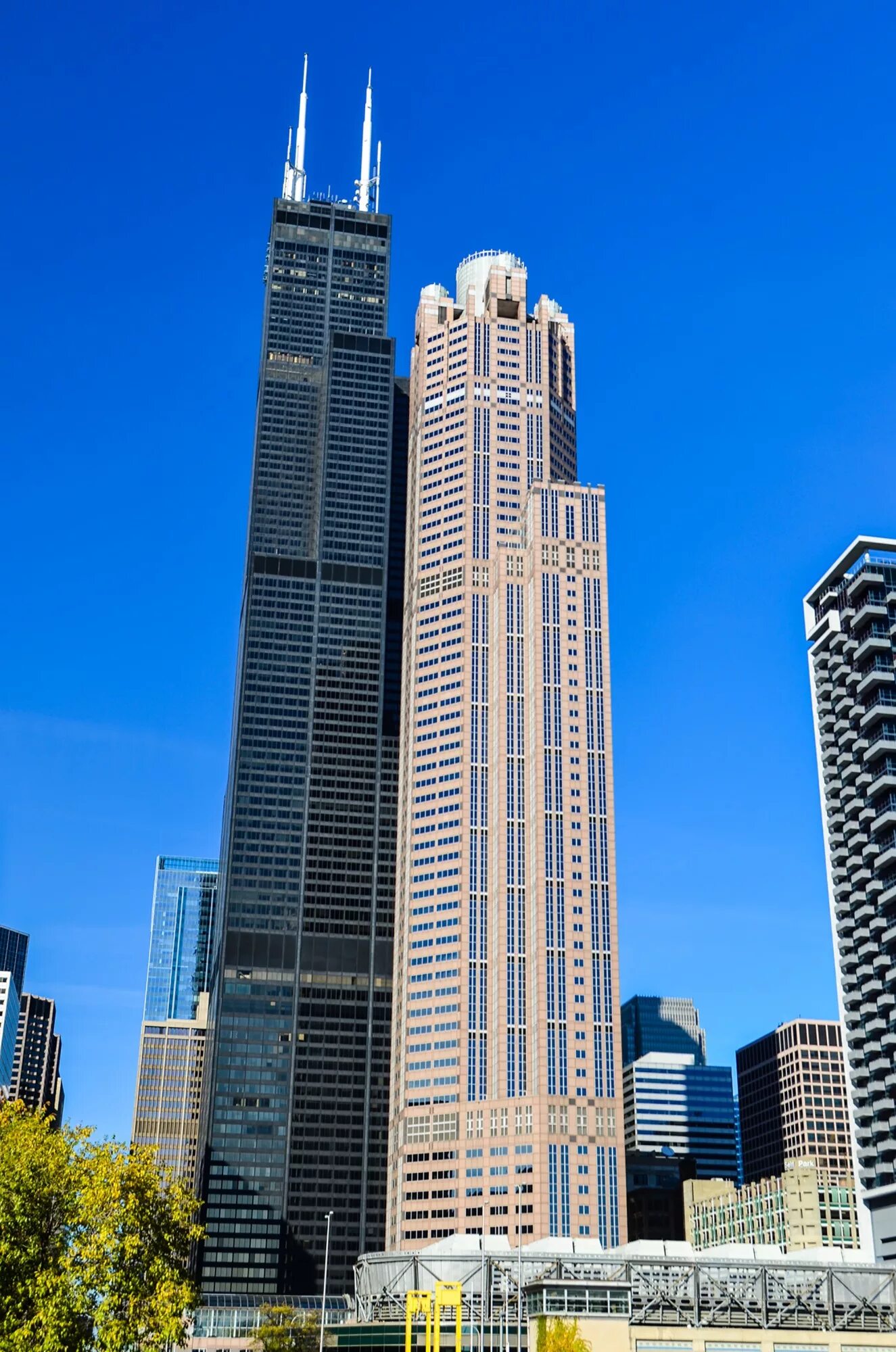 Сирс (уиллис)-тауэр в чикаго. Небоскреб уиллис-тауэр. Chicago tower. Башня уиллис-тауэр. Уиллис-тауэр в чикаго.