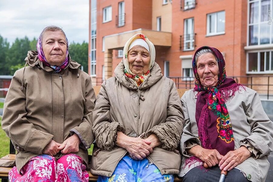 Granny с русским матом. Бабушки в России. Бабушка из России. Бабка в России. Российская старушка.