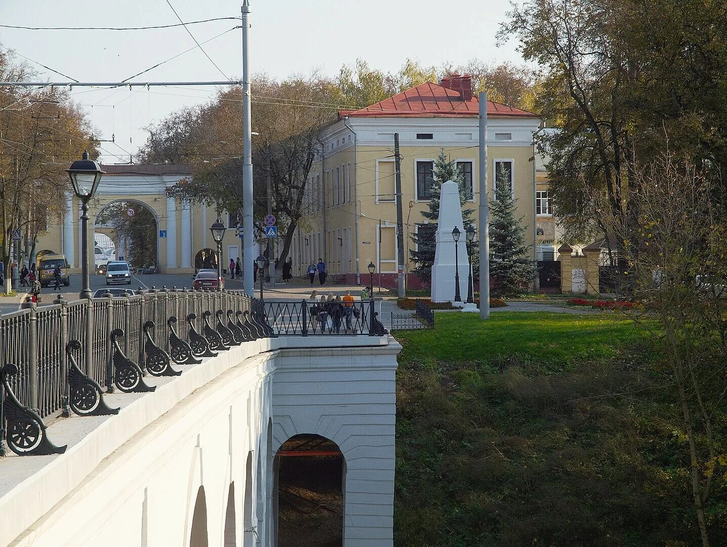 Ростов каменный мост. Калуга каменный мост (Калуга). Калужский каменный мост. Каменный мост через Березуевский овраг в Калуге. Каменный виадук в Калуге.