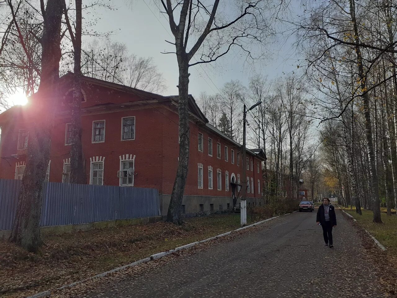 Новоселицы новгородская область. Аракчеевские поселения Новоселицы. Аракчеевские казармы Новоселицы. Новоселицы Новгородский район казармы. Аракчеевские казармы Великий Новгород.