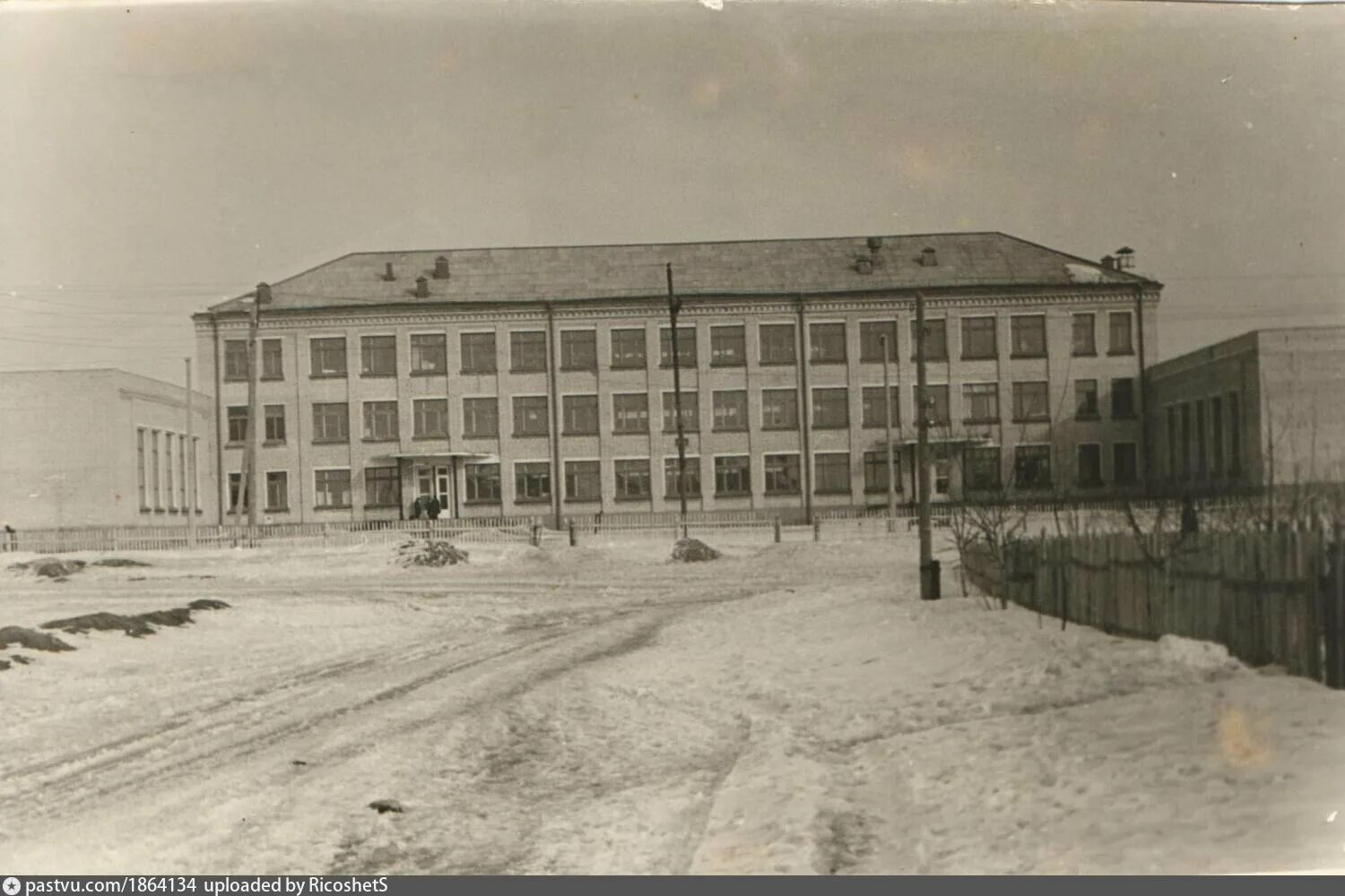 МКОУ СОШ 1 Г Суровикино. 2 Школа г Суровикино. Первая школа Суровикино. Школы Суровикино. Школа номер 2 советский