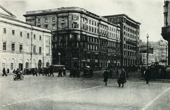 Неглинный проезд. Неглинная улица 19 век. неглинный проезд москва. неглинка театр. угол пушечной и неглинной.