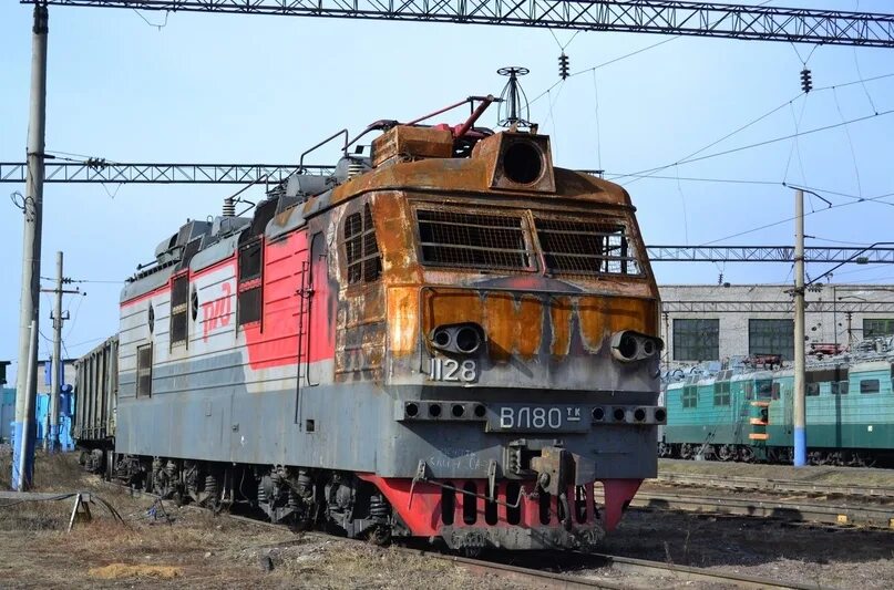 Тк 80 1. Локомотив вл-80 ТК. Локомотивное депо Абакан. Депо Северобайкальск вл80т. РЖД Локомотив вл 80.